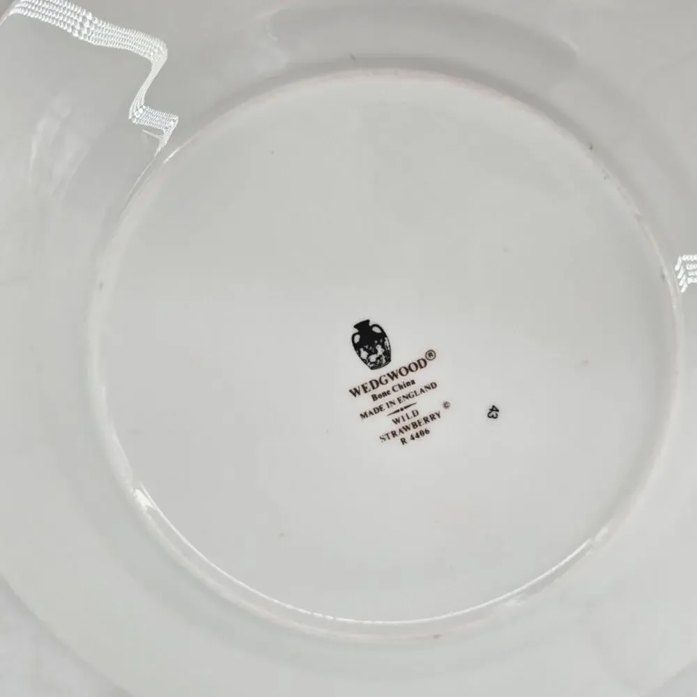 4 Wedgewood Wild Strawberry Bone China Salad Plates R4406 8